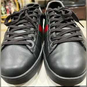 Mens  authentic Gucci leather sneakers